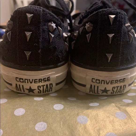 Black Converse Lo Tops - Picture 2 of 4